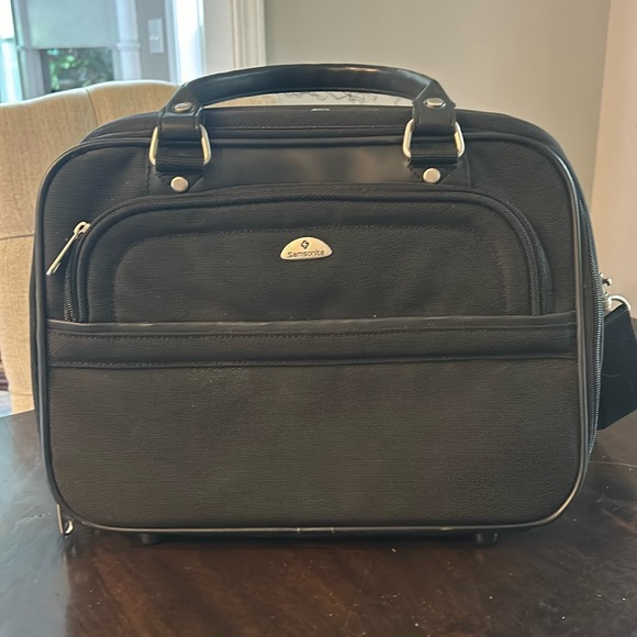 Samsonite bag for toiletries and makeup- excellent condition! - Picture 4 of 16